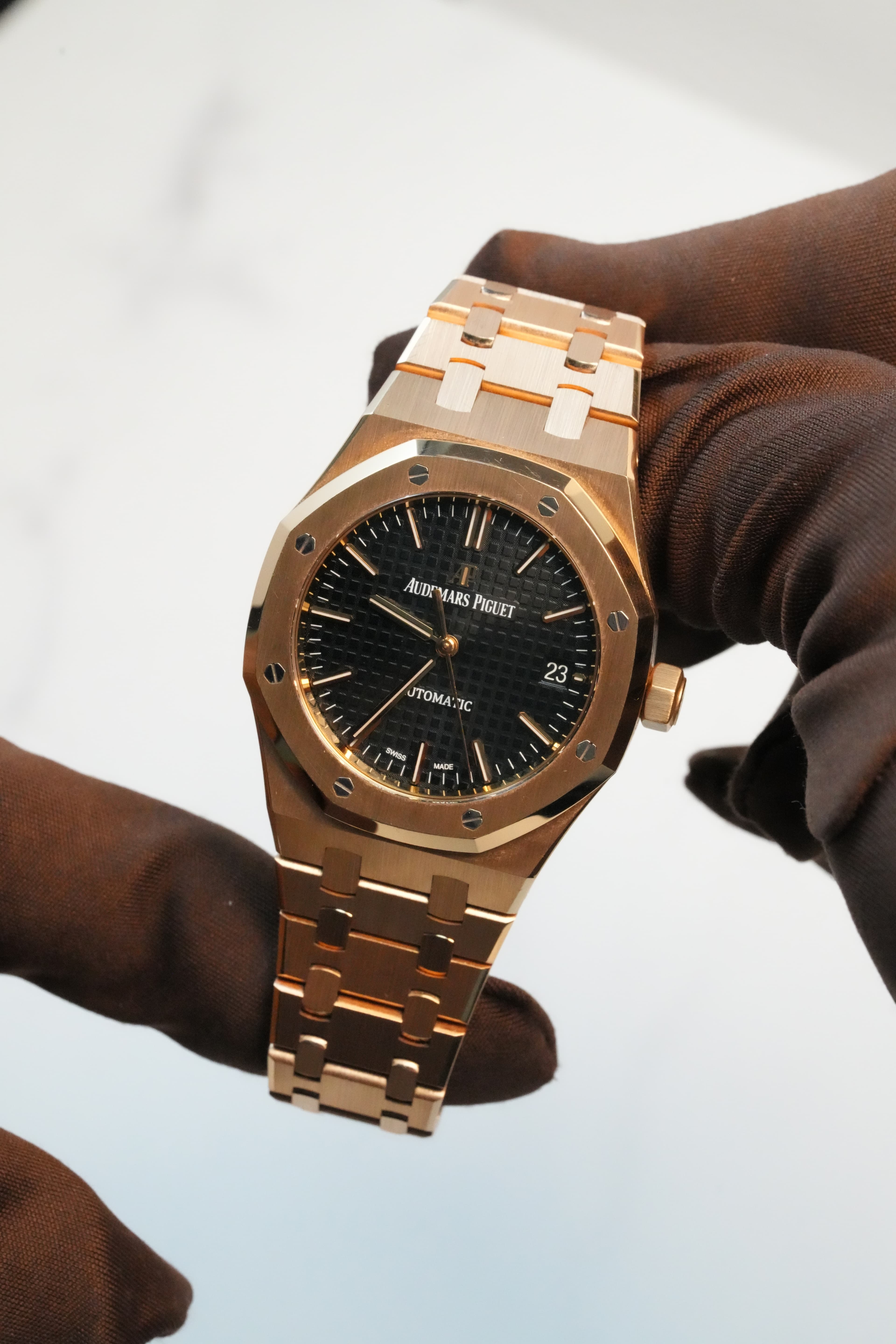 Audemars Piguet Royal Oak Gold view 7