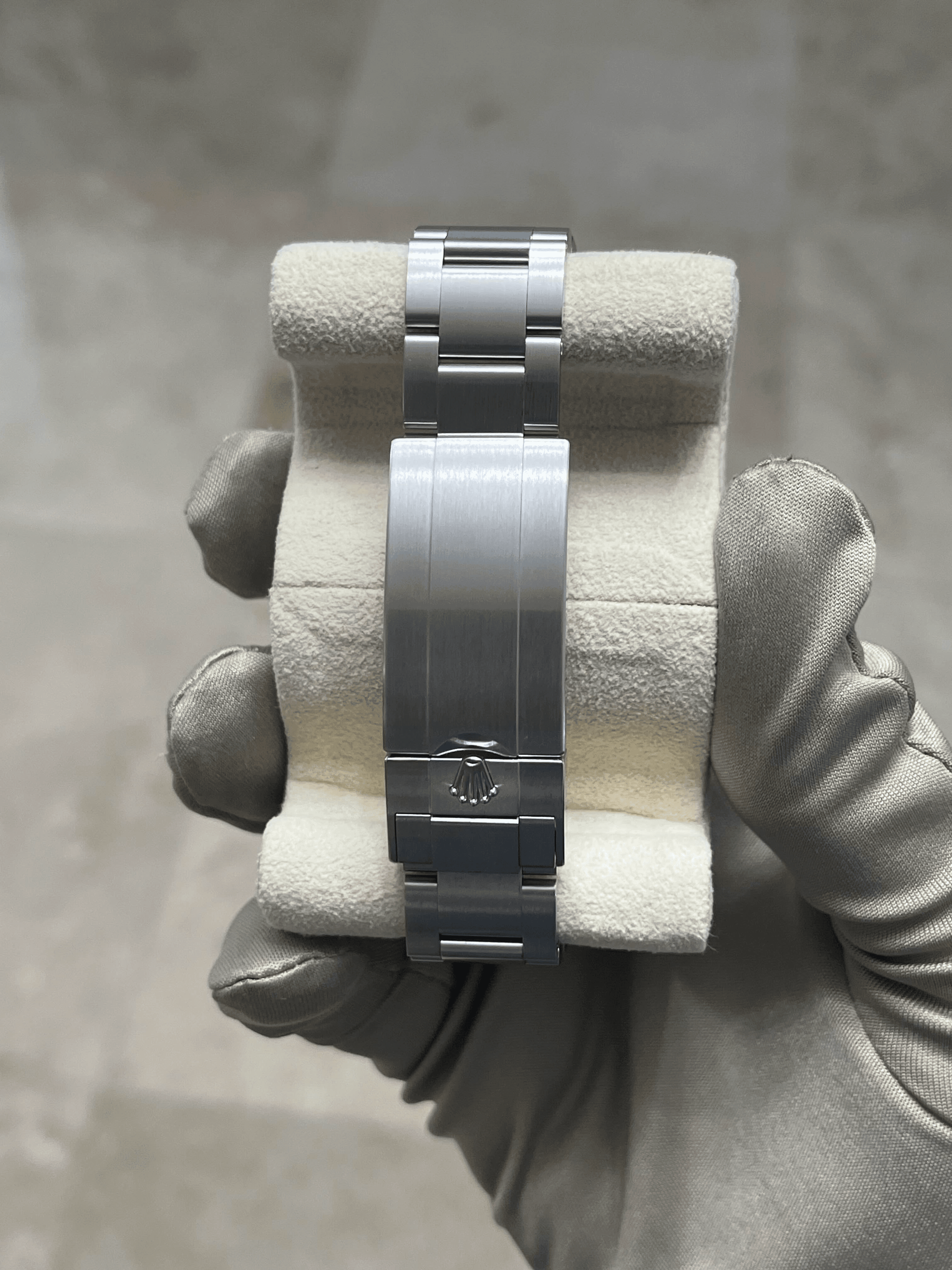 Rolex Submariner view 4