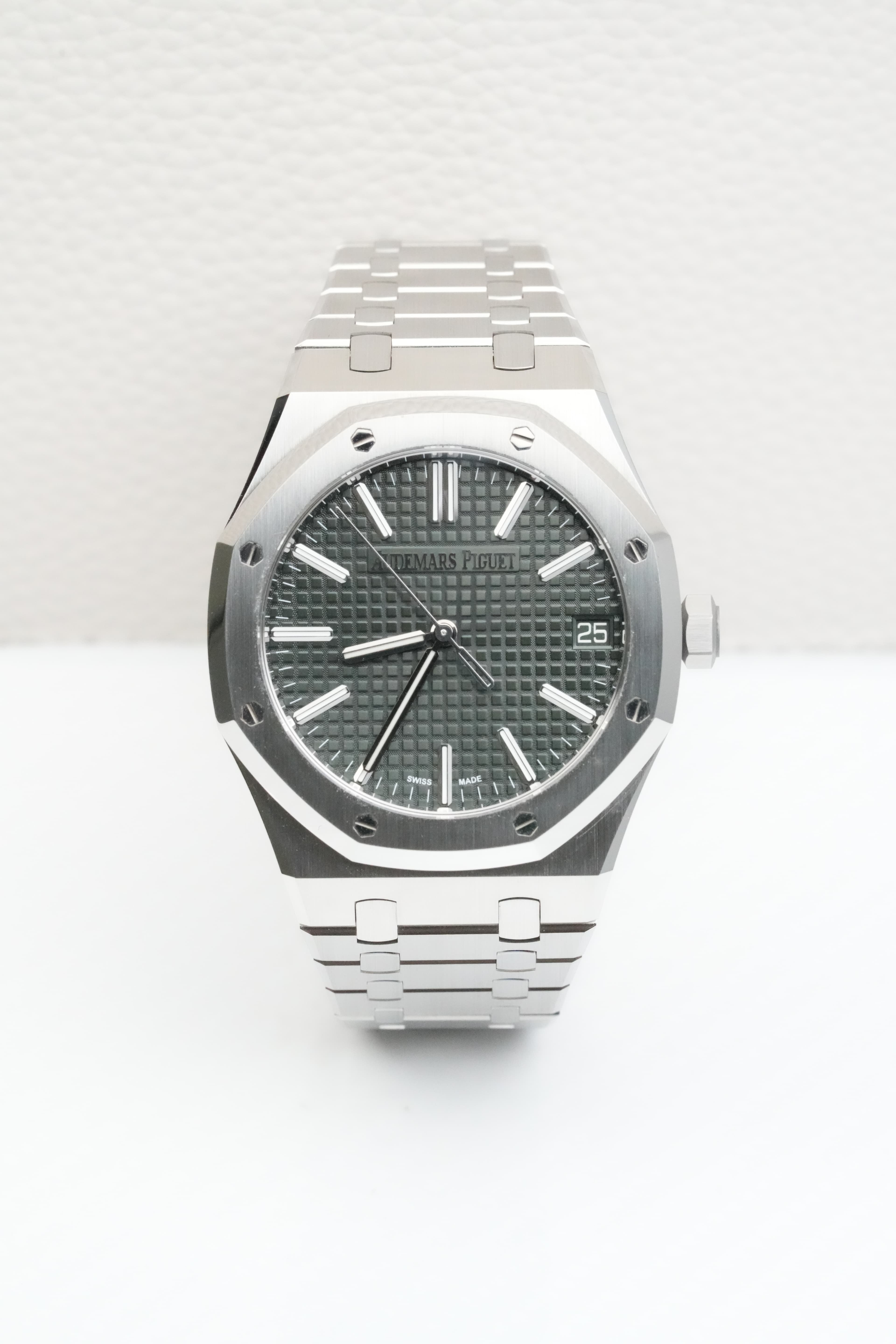 Audemars Piguet Royal Oak Green  view 8