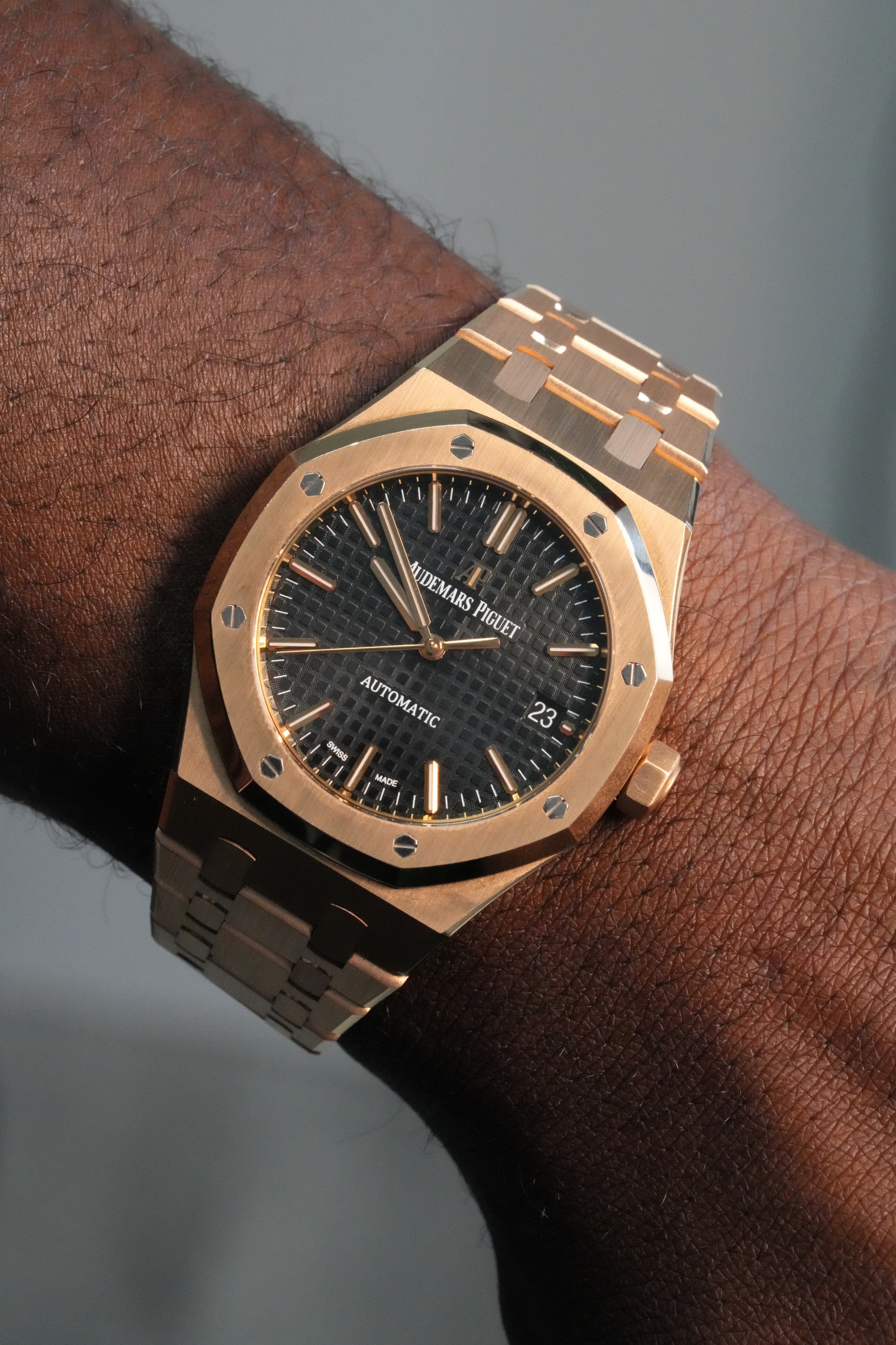 Audemars Piguet Royal Oak Gold view 8
