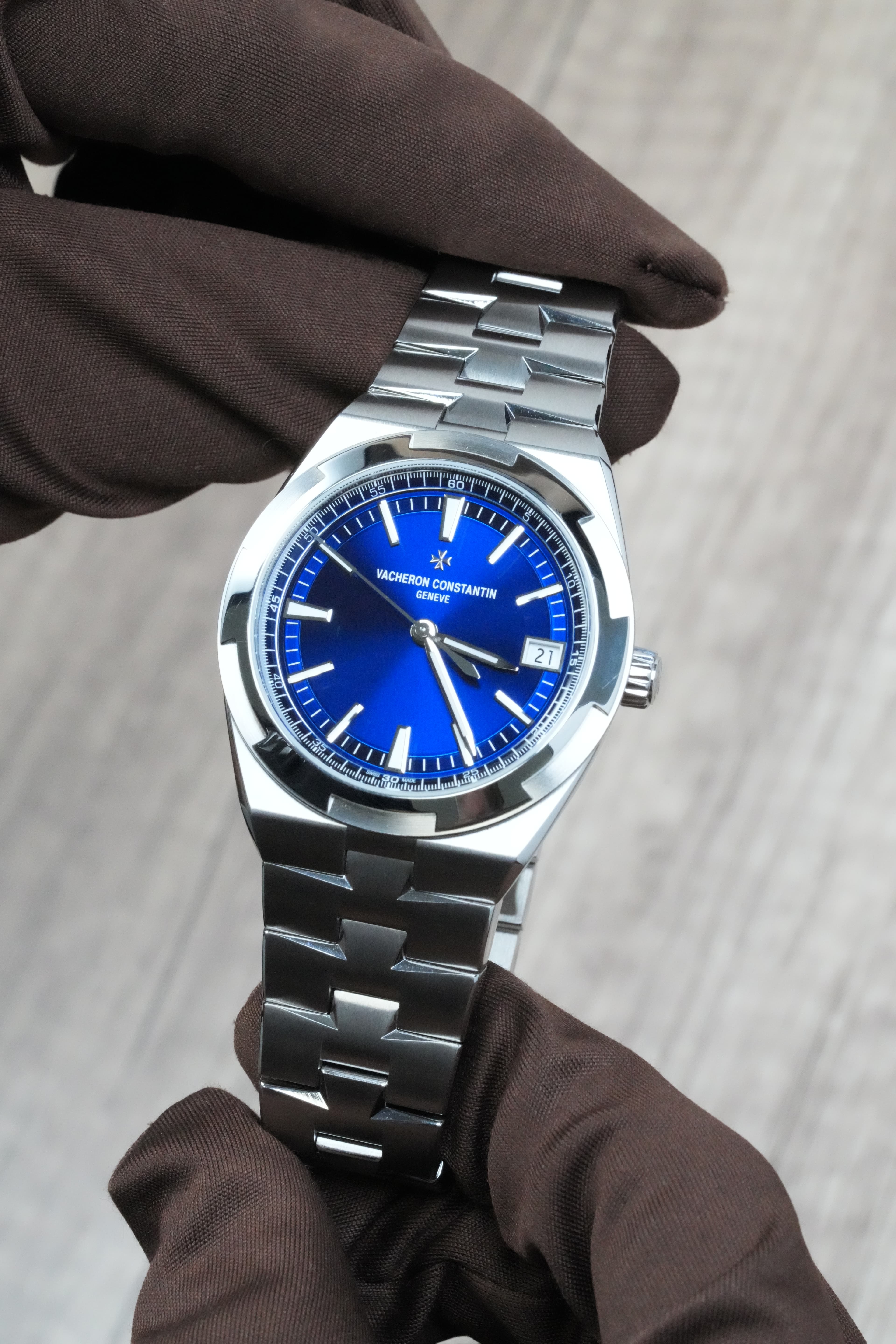 Vacheron Constantin  Overseas Self-Winding  view 7