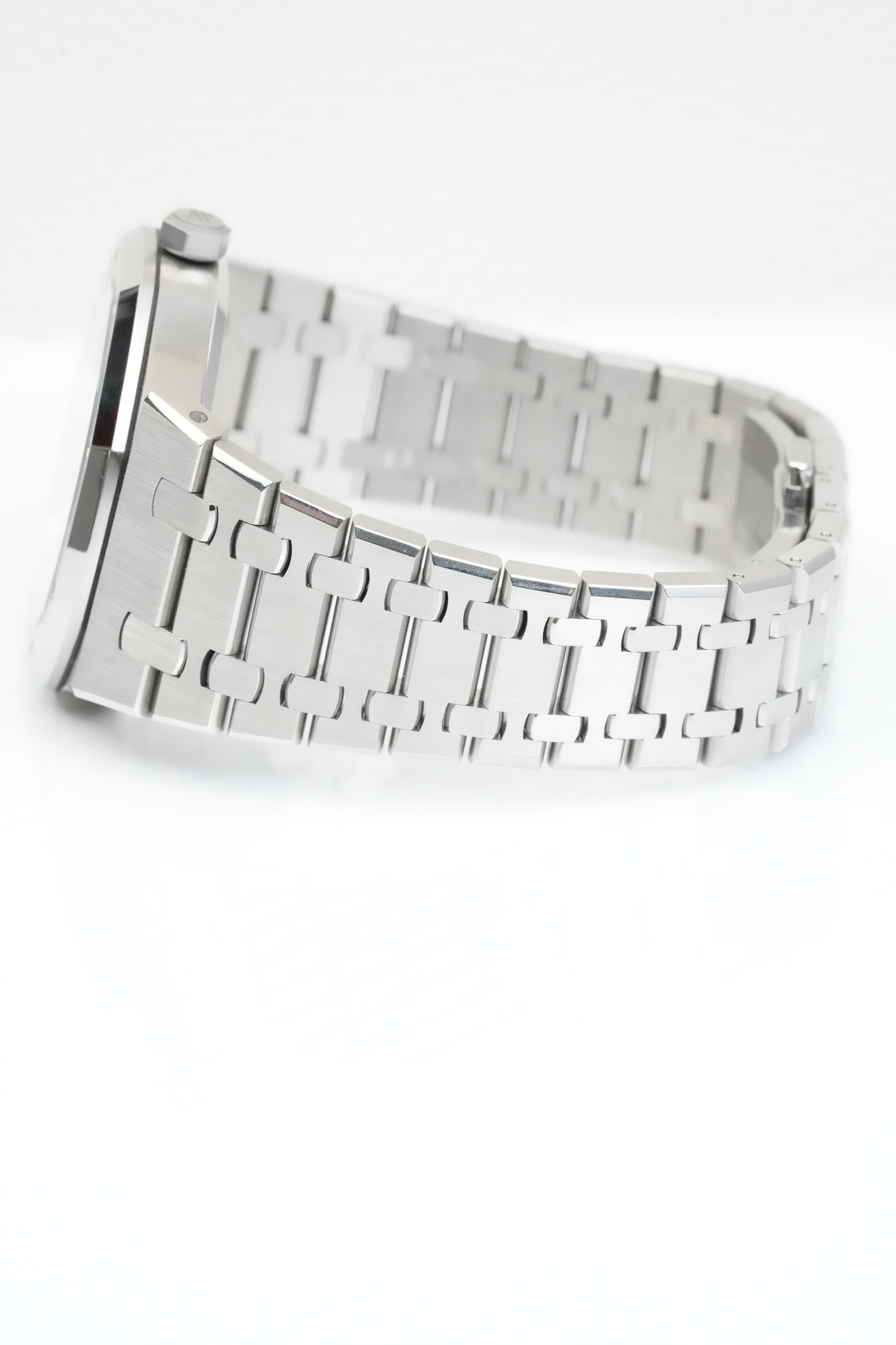 Audemars Piguet Royal Oak view 6
