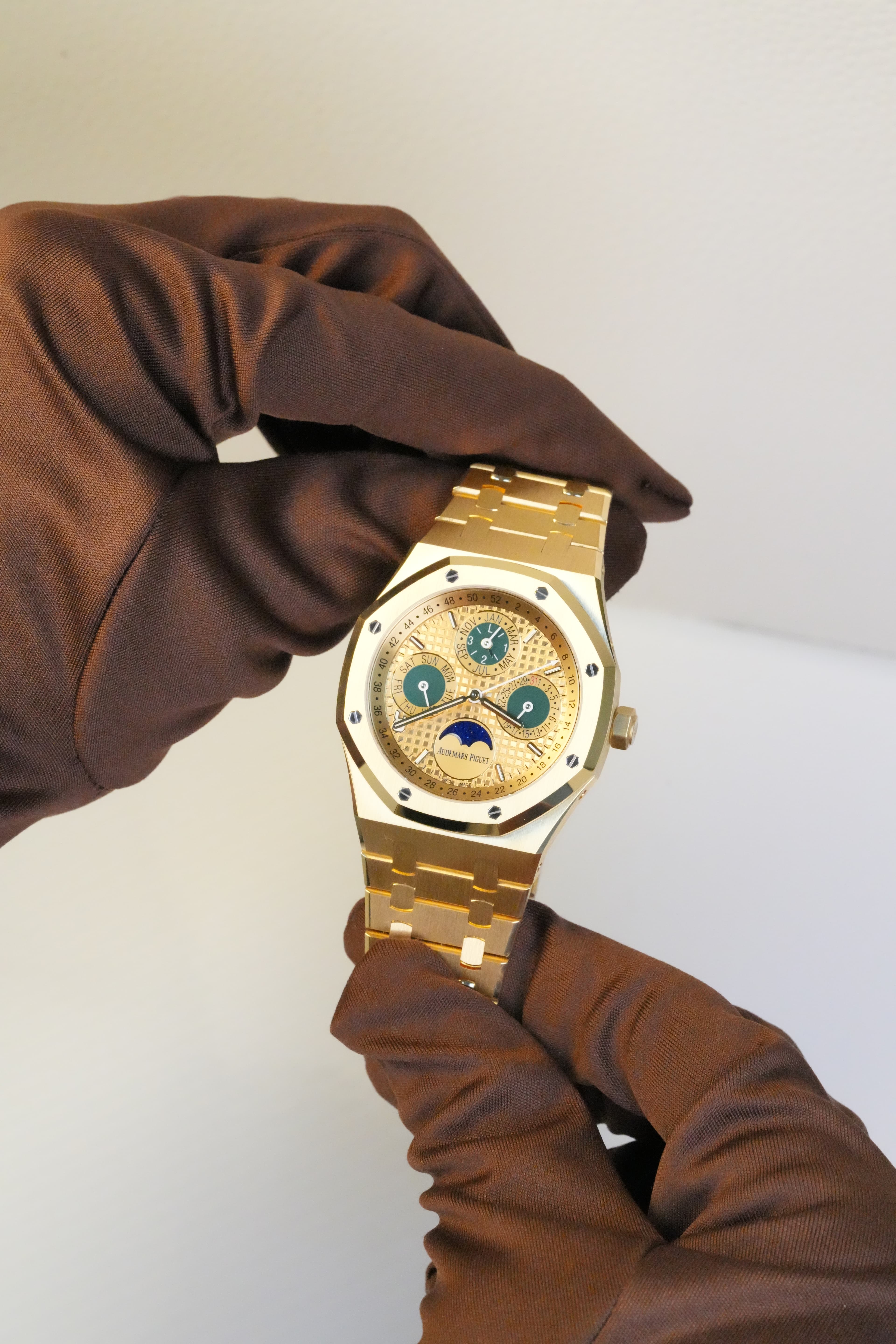 Audemars Piguet Royal Oak  view 5