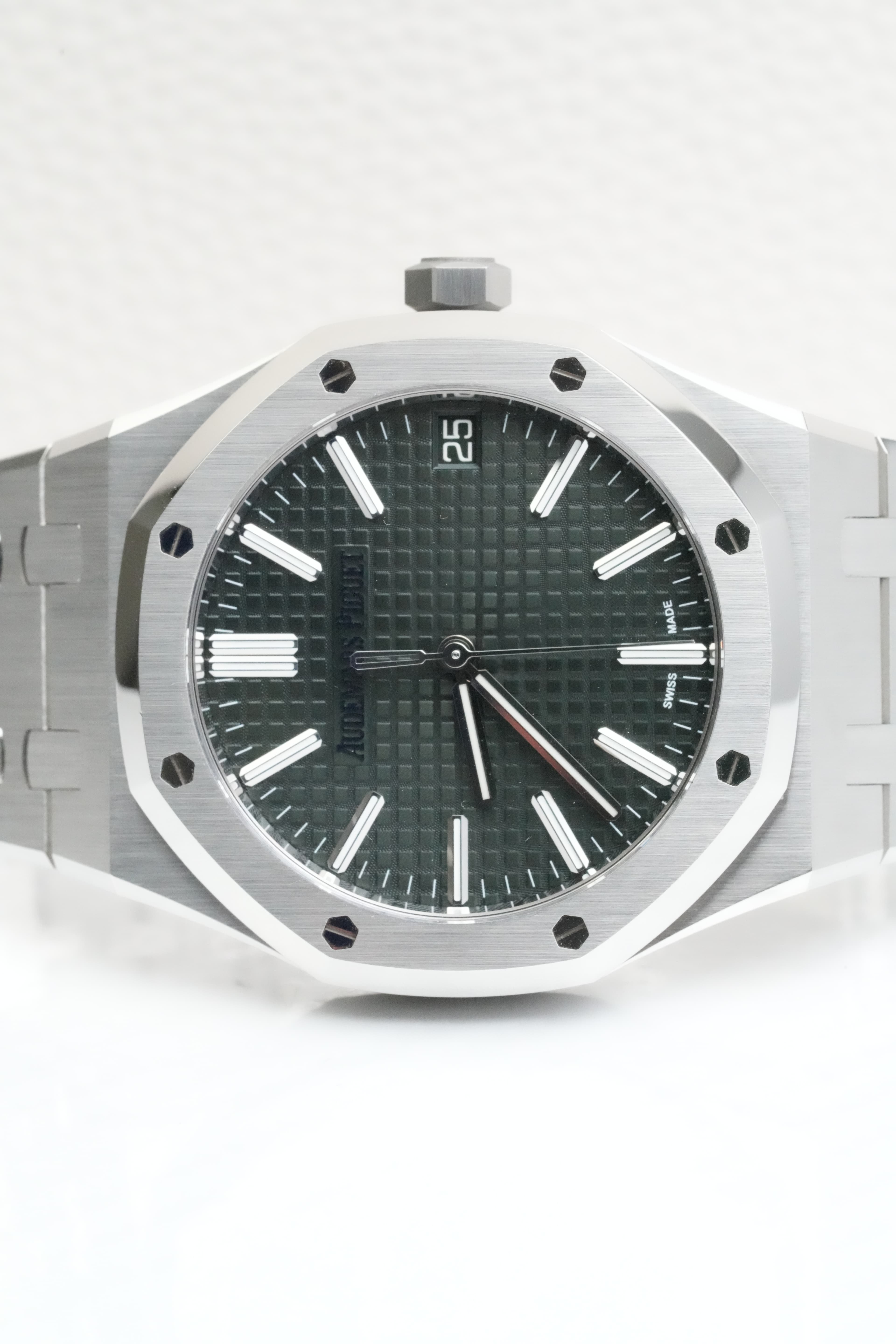 Audemars Piguet Royal Oak Green  view 7