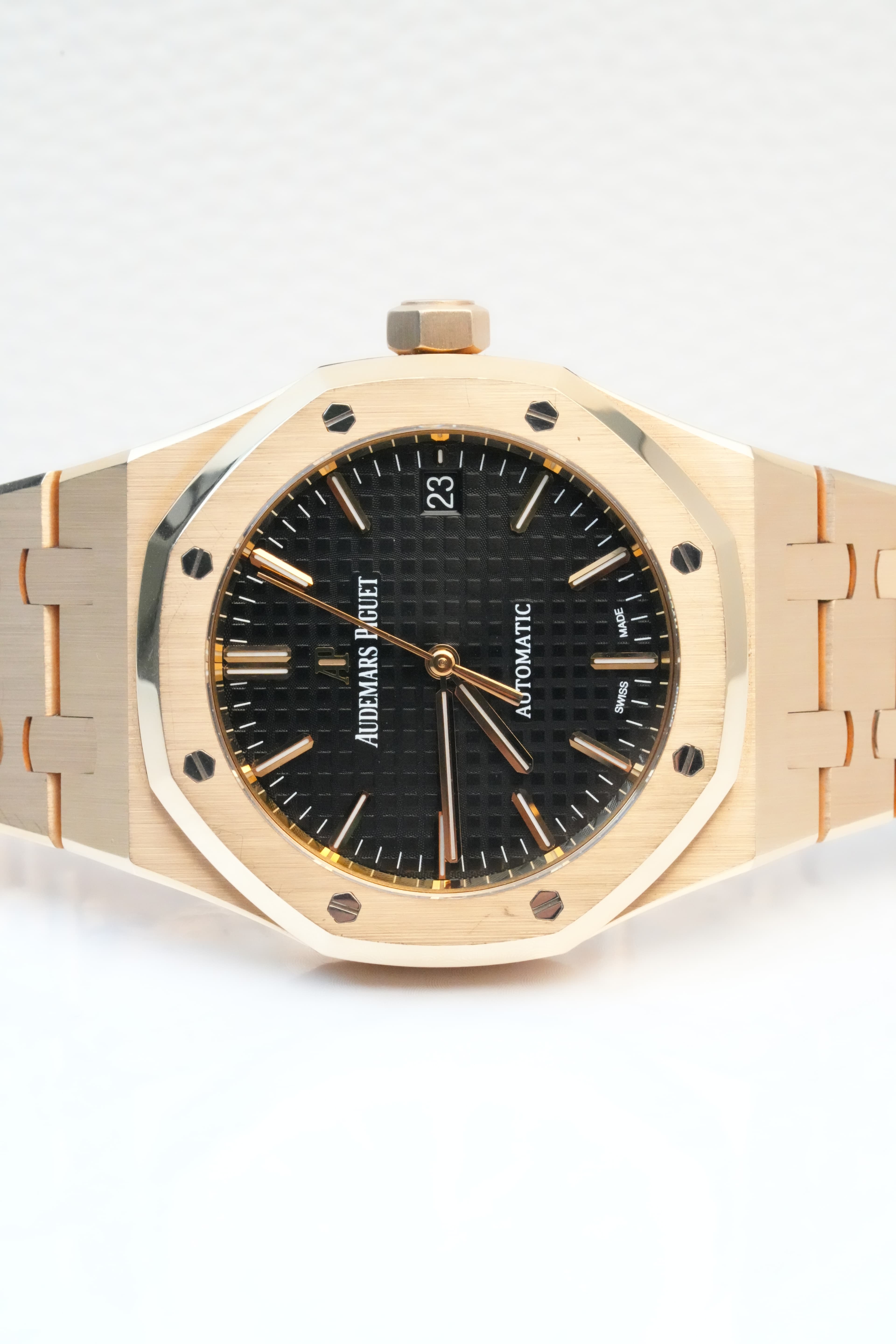 Audemars Piguet Royal Oak Gold view 3