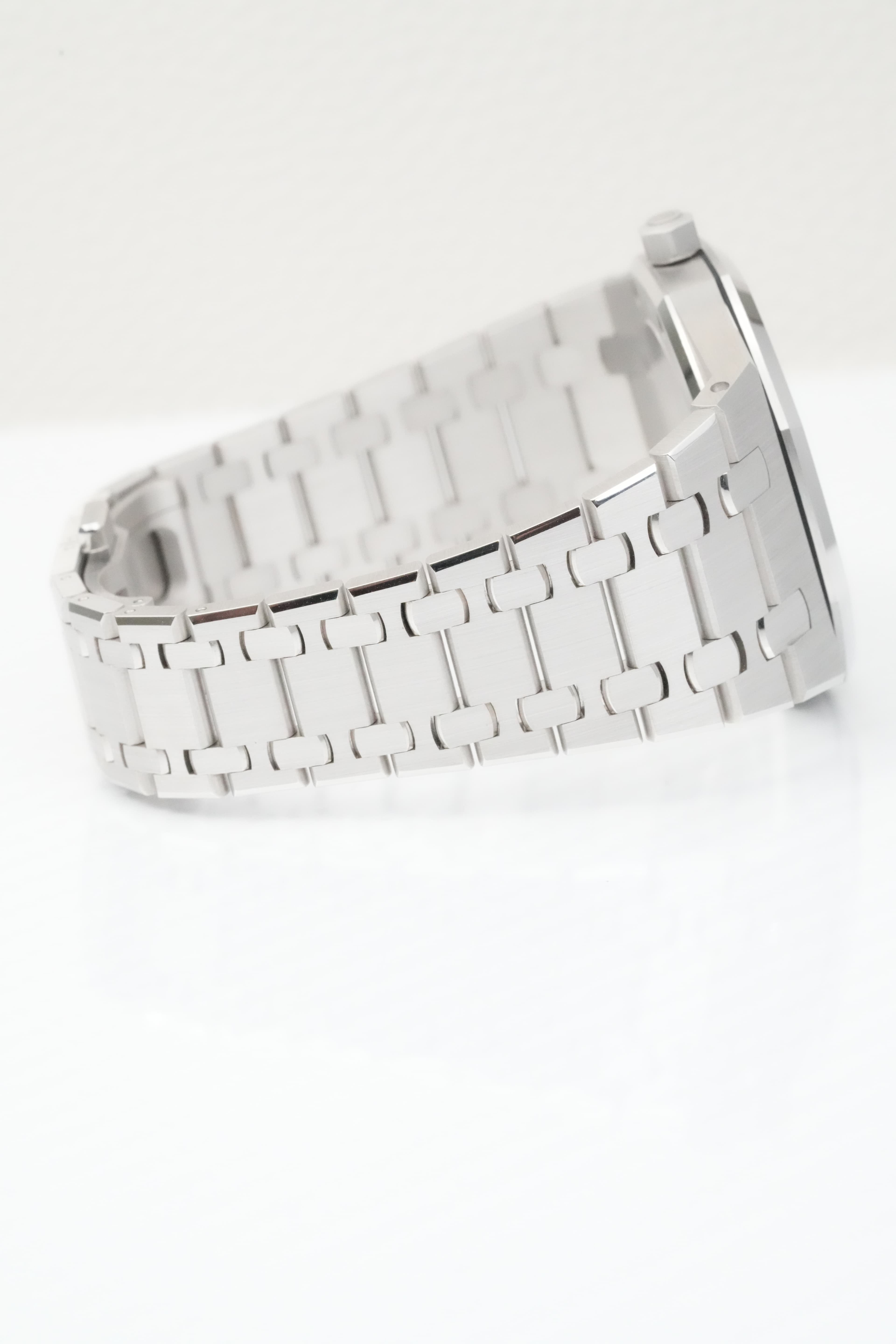 Audemars Piguet Royal Oak view 6