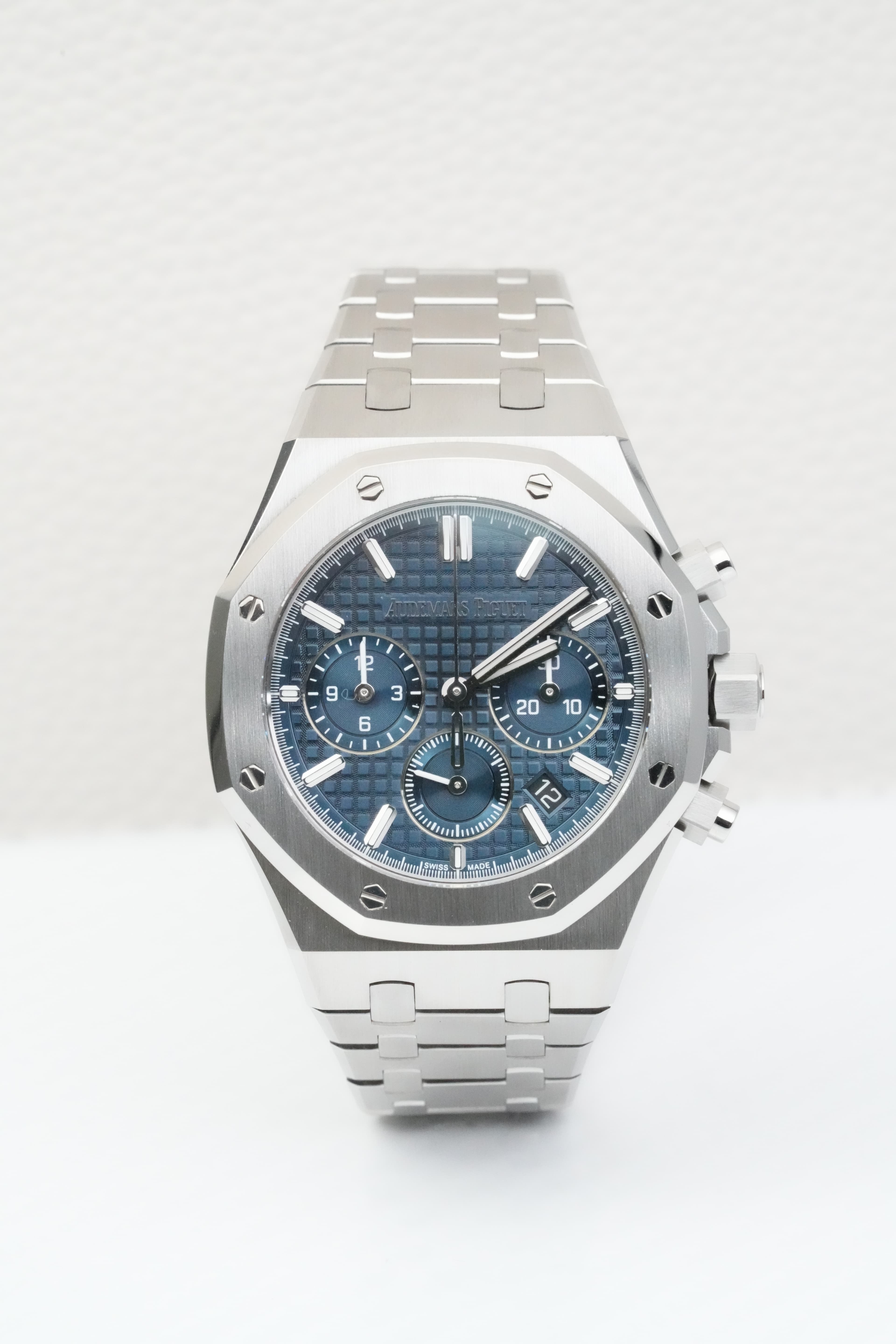Audemars Piguet Royal Oak view 3