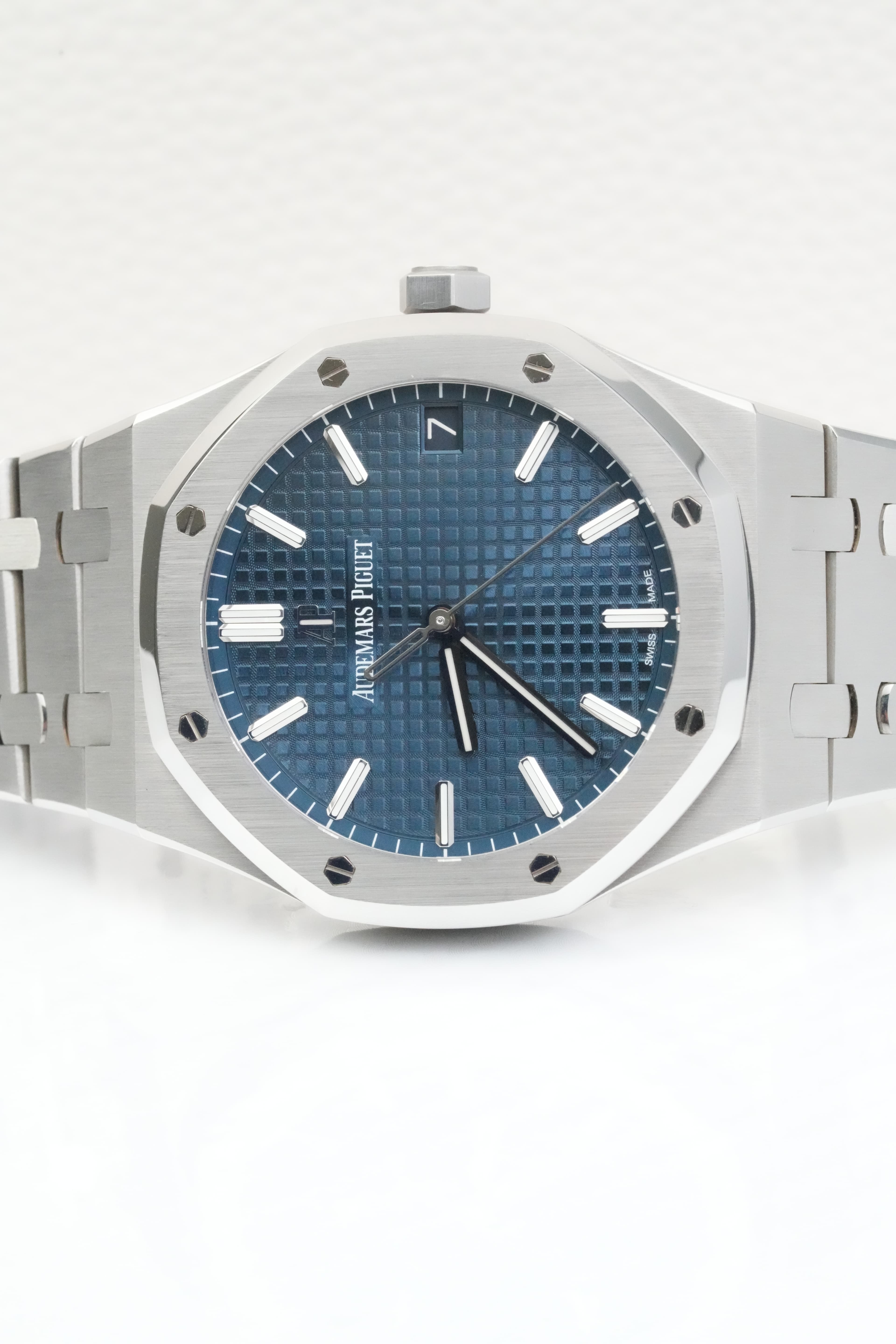 Audemars Piguet Royal oak view 3