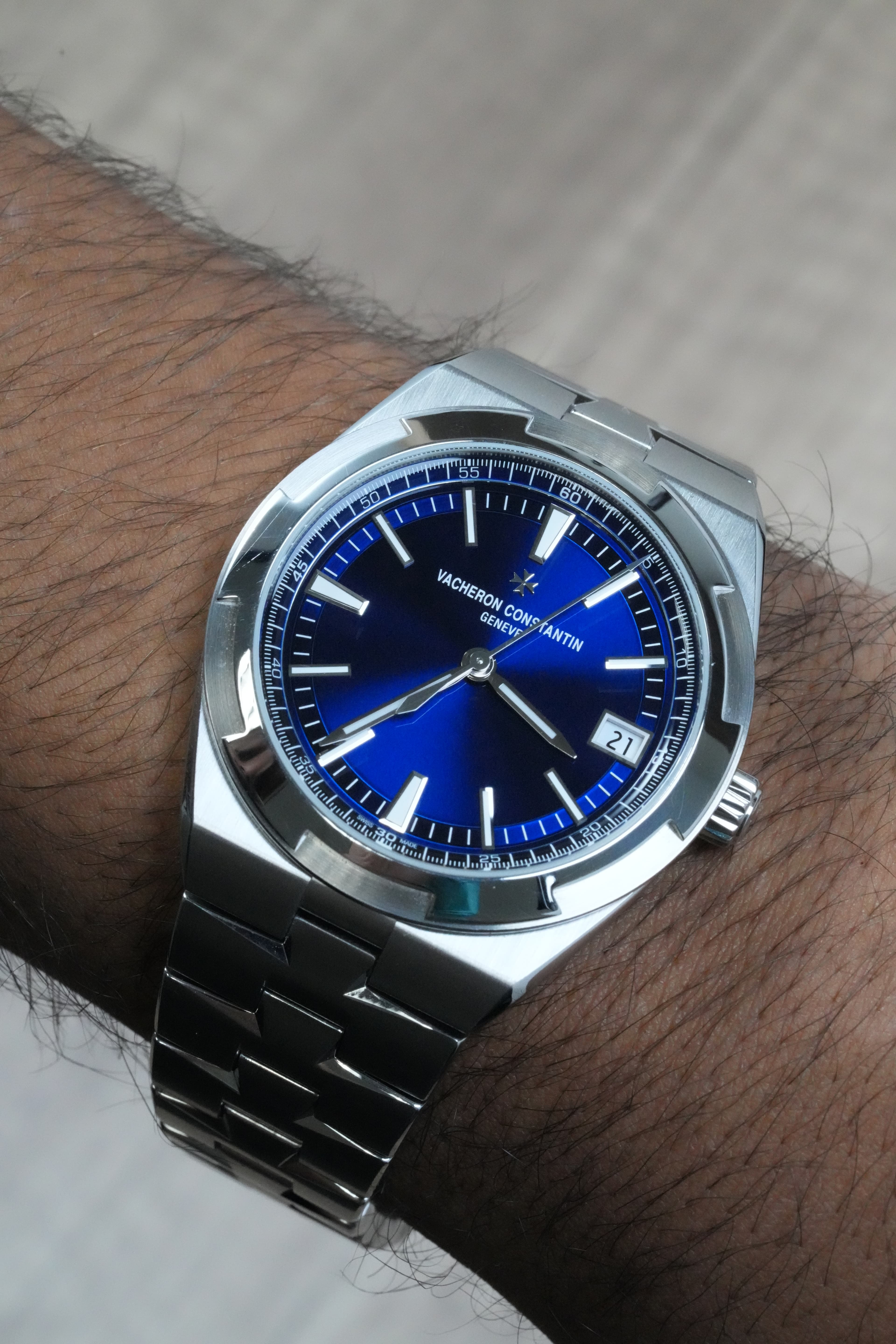 Vacheron Constantin  Overseas Self-Winding  view 8