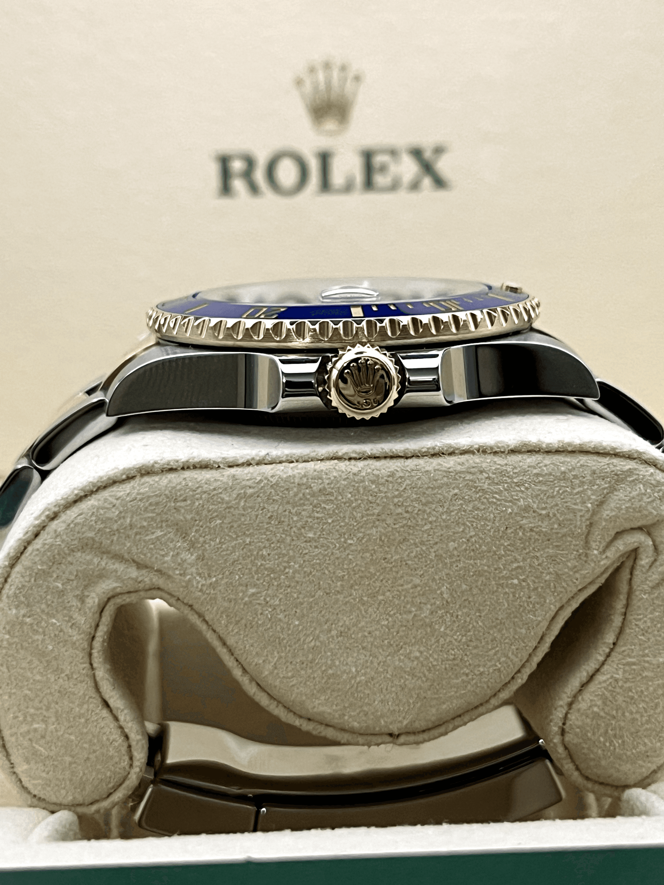 Rolex Submariner view 4