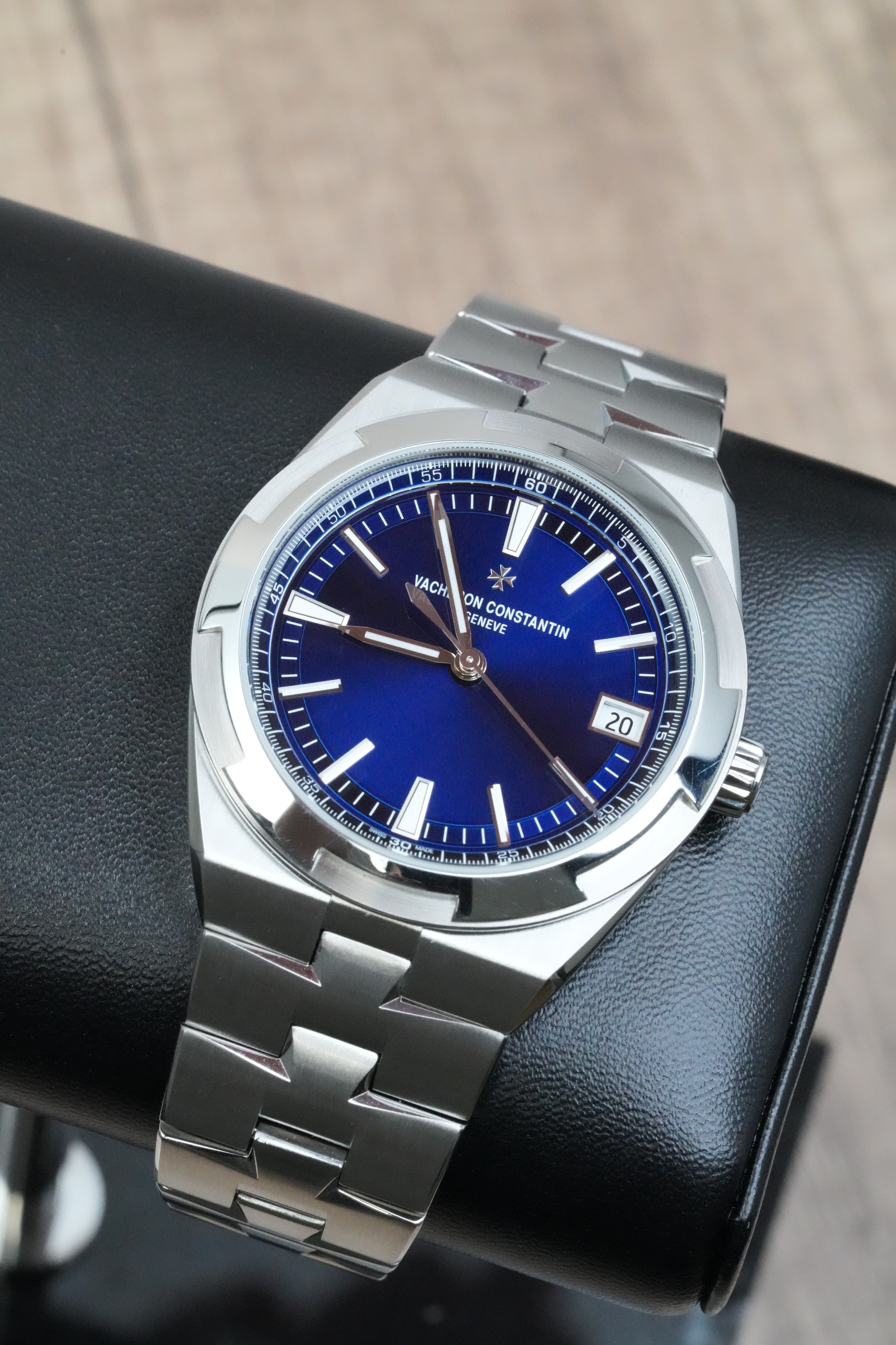 Vacheron Constantin  Overseas Self-Winding  view 9