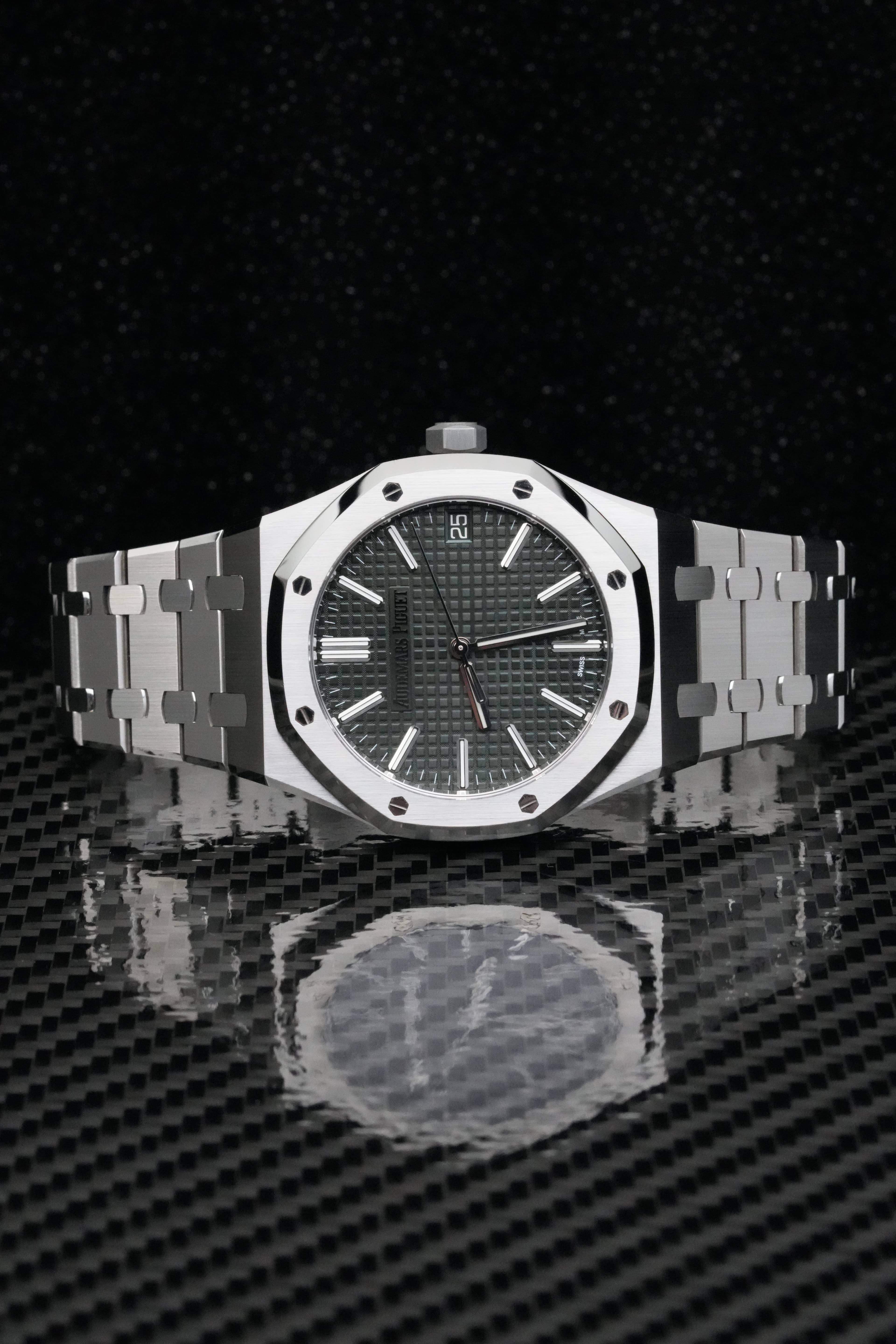 Audemars Piguet Royal Oak Green  view 10