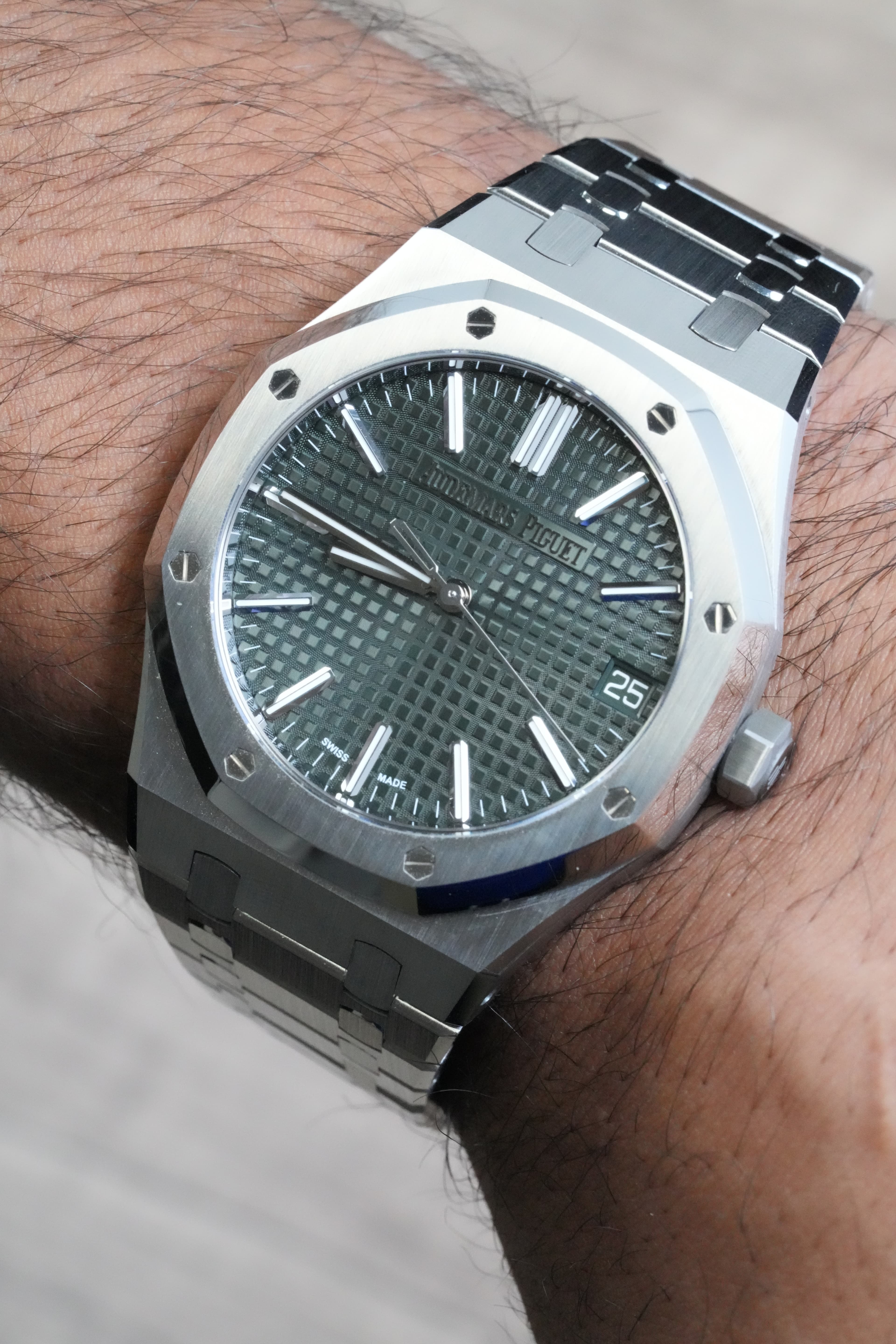 Audemars Piguet Royal Oak Green  view 2