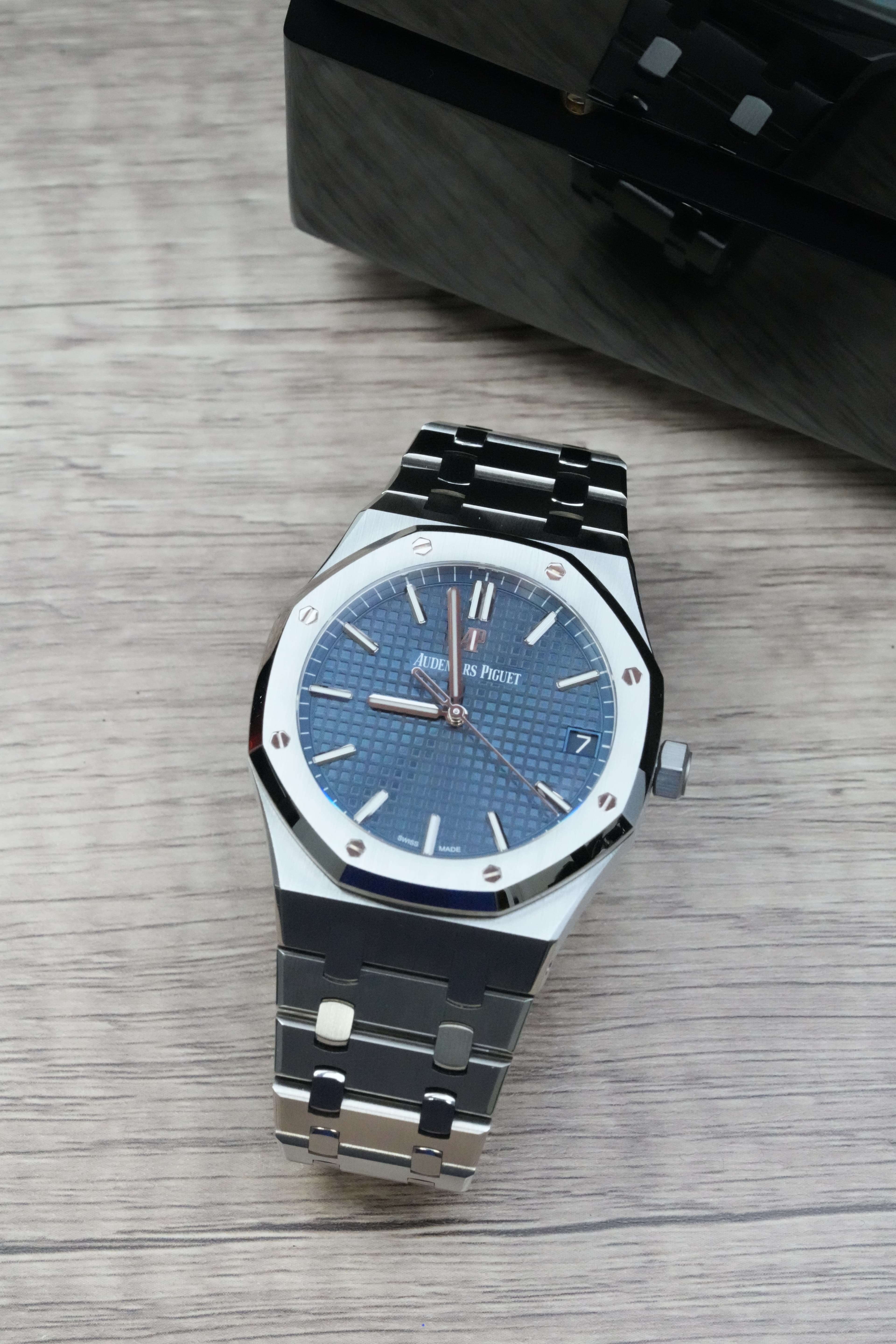 Audemars Piguet Royal oak view 9