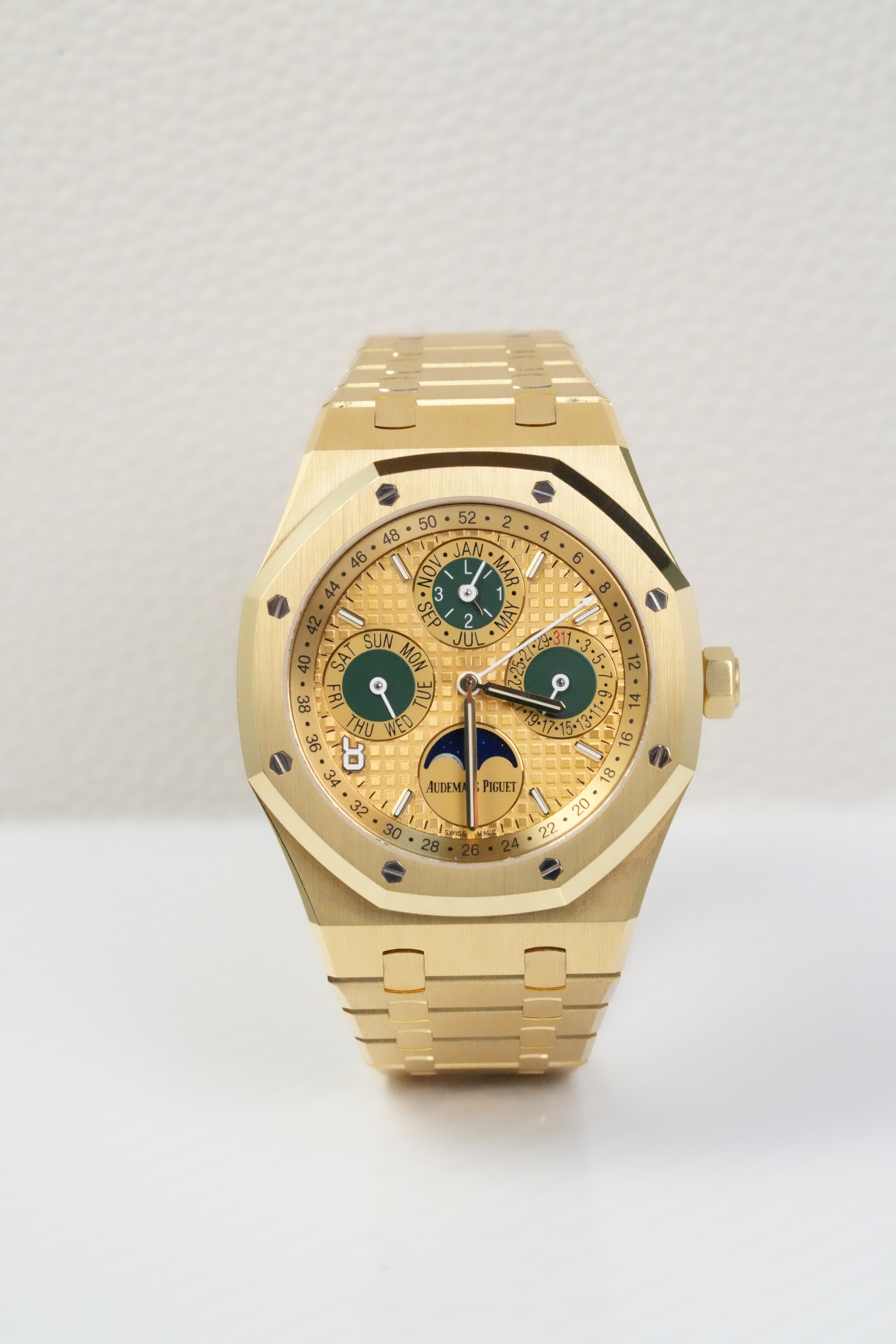 Audemars Piguet Royal Oak  view 2