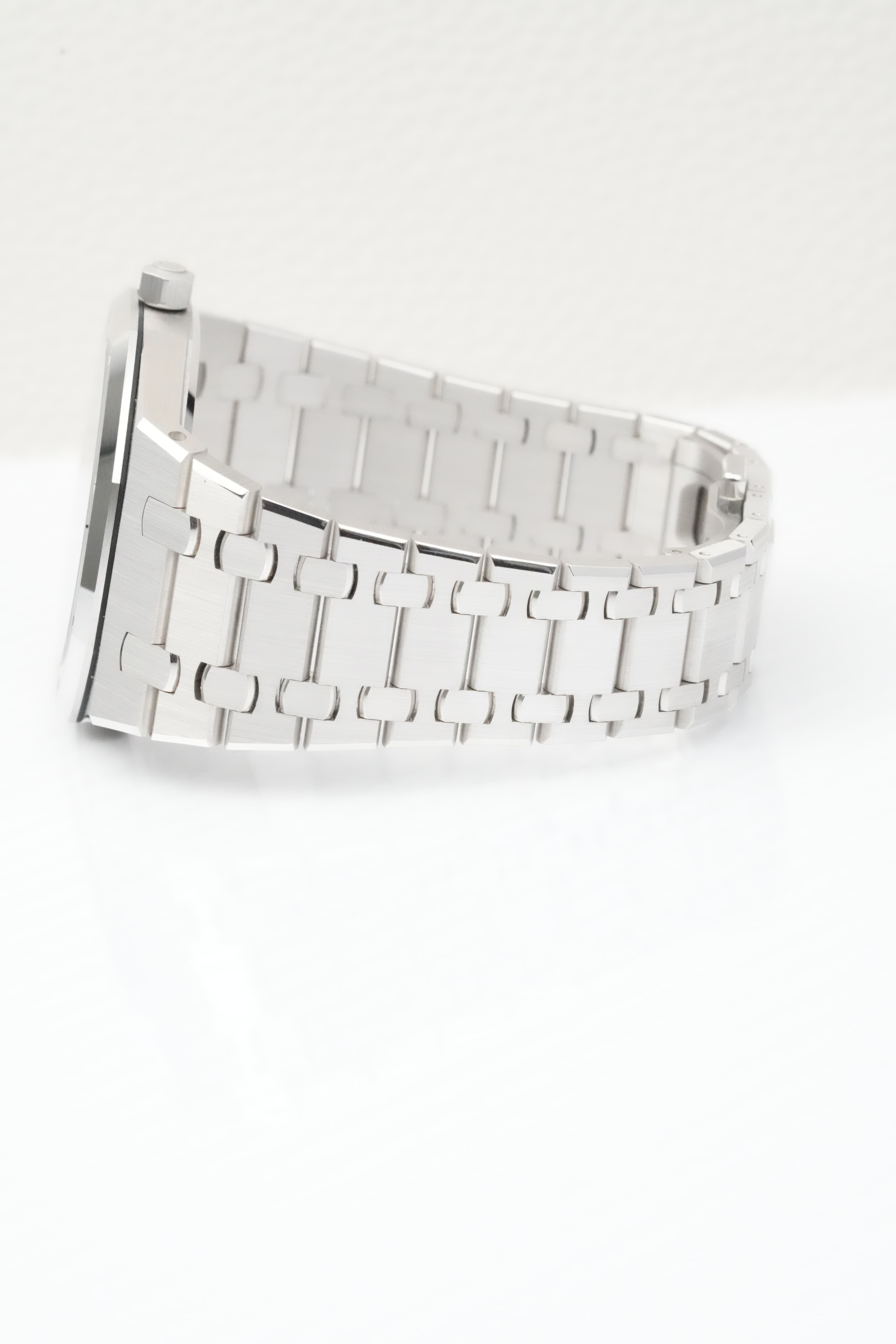 Audemars Piguet Royal Oak view 5
